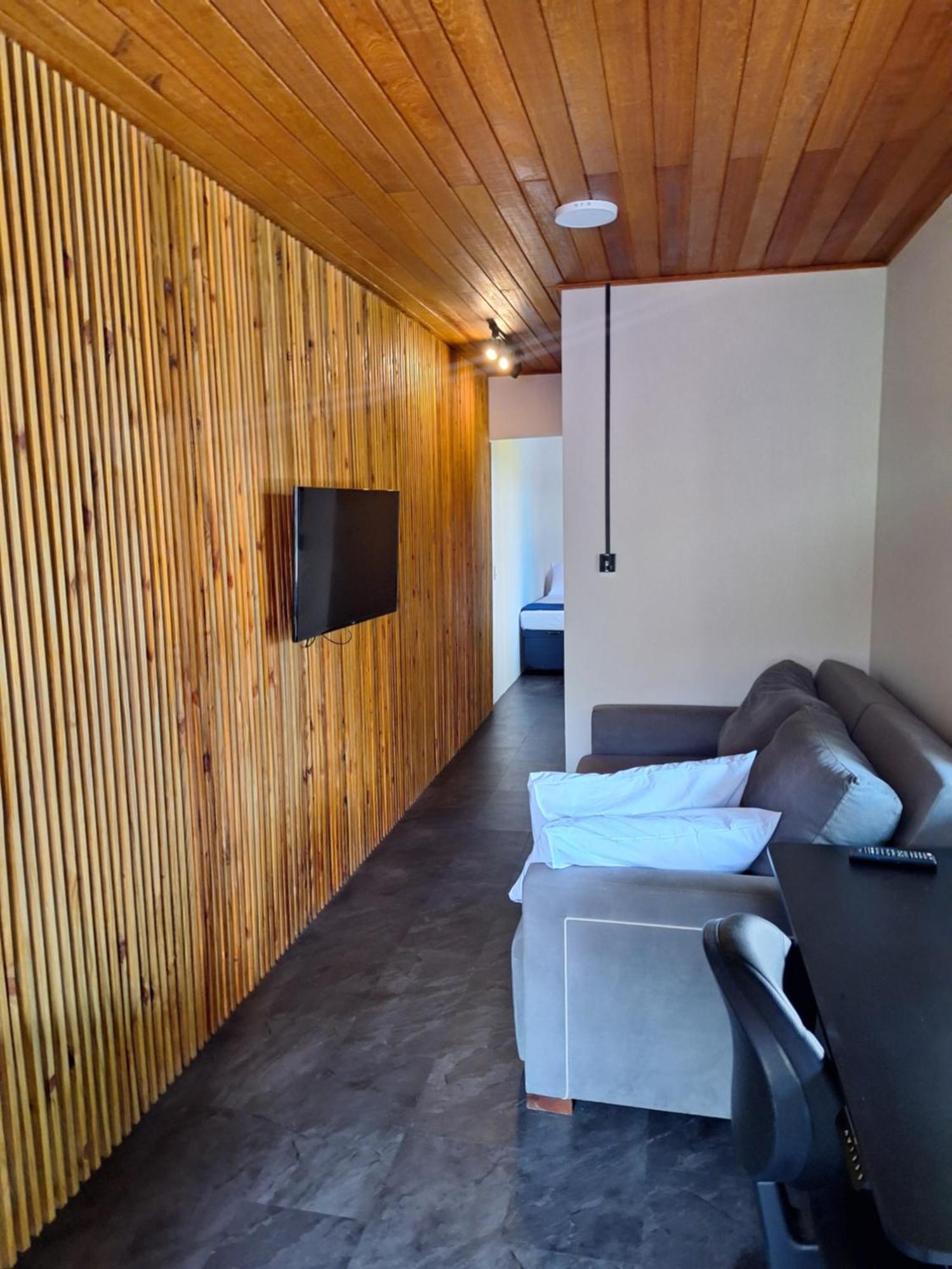 Aura Sunhouse